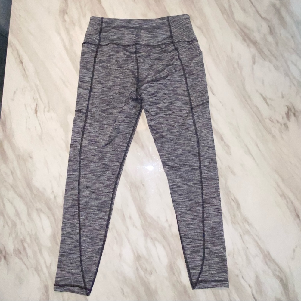 Victoria’s Secret grey workout legging - Picture 5 of 6